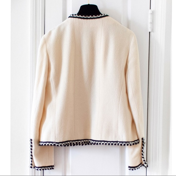 Rare Chanel Vintage Fall 1994 Ecru Black Jacket - Picture 4 of 14